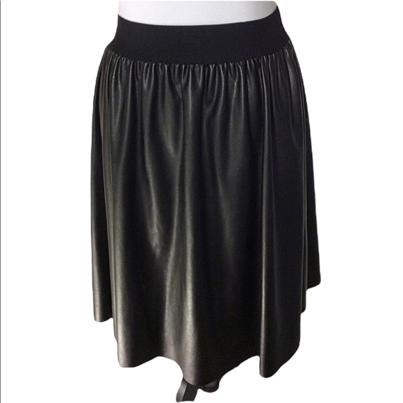 CALVIN KLEIN VEGAN LEATHER A-LINE PLEATED SKIRT SM - Picture 2 of 8